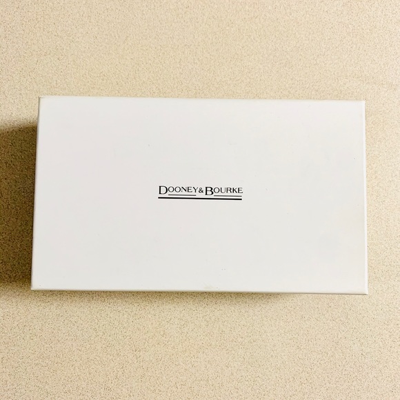 Dooney & Bourke Wristlet Vintage - Picture 13 of 16